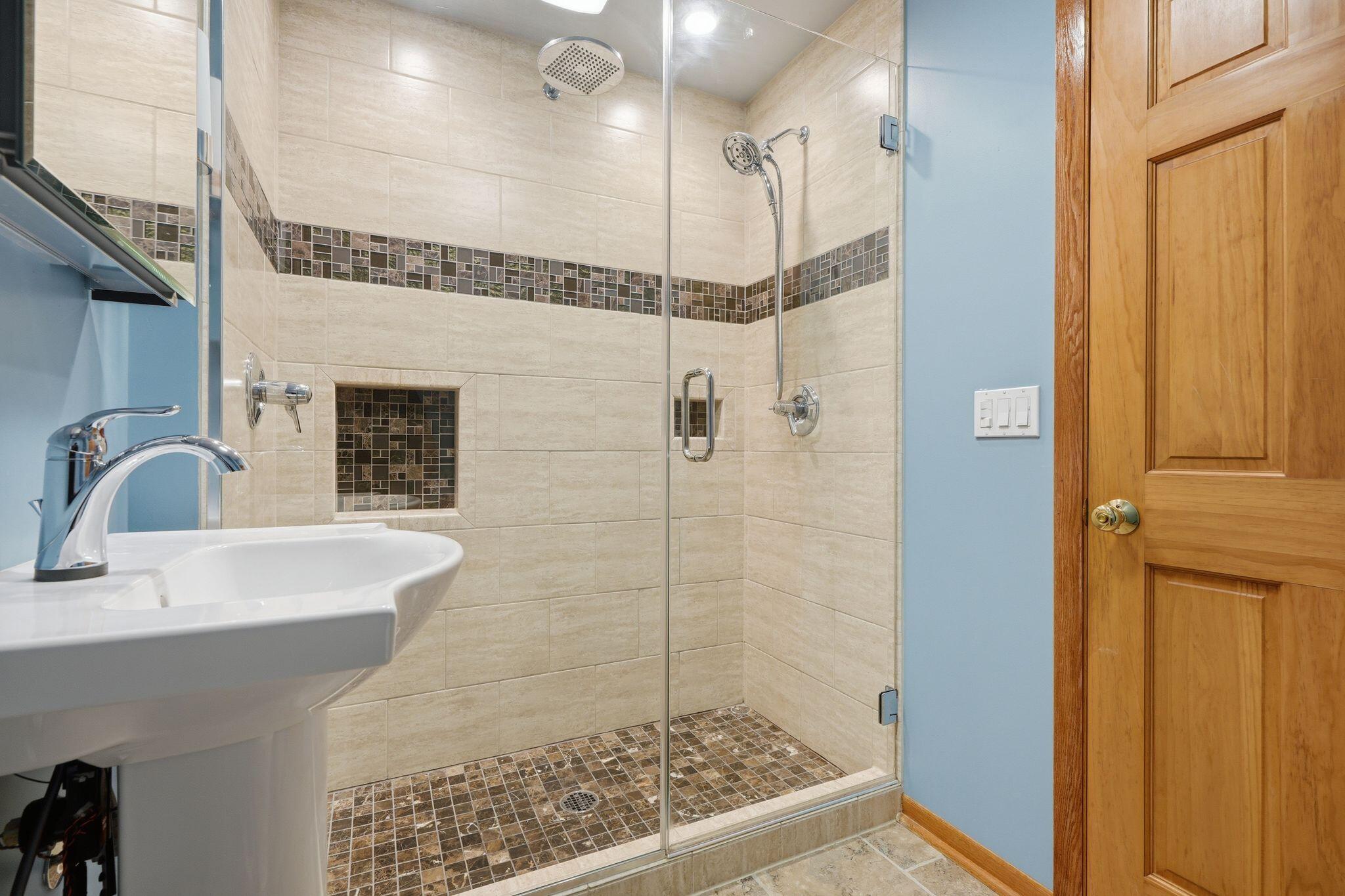 16730 Willow Ridge Lane Brookfield, WI 53005 - Photo 12 of 35 71526_16730_Willow_Ridge_Lane_Brookfield