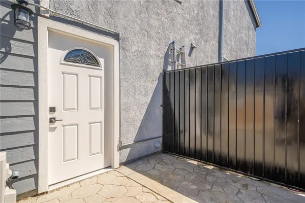 $1,700 | 14255 Long View Drive, Unit 2, Fontana, CA 92337