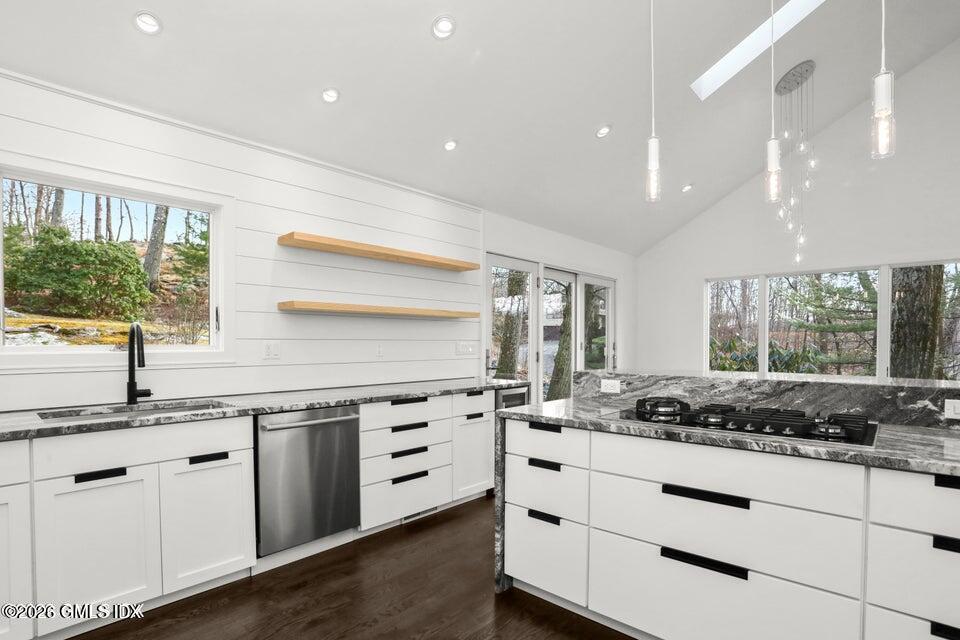 35 Deep Gorge Road Greenwich, CT 06831 - Photo 10 of 26 Kitchen shelfs