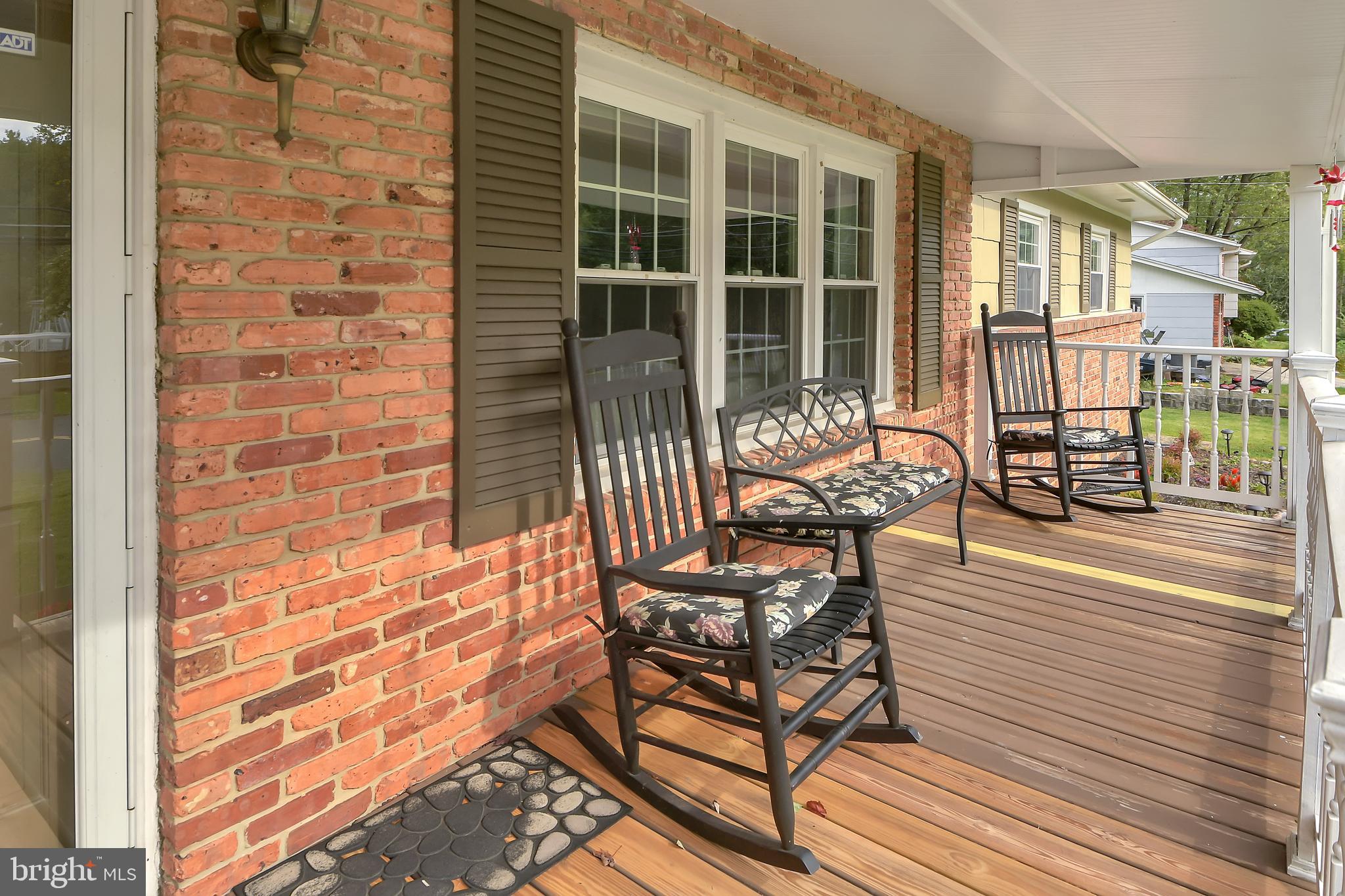 1989 Valley Road Annapolis, MD 21401 - Photo 4 of 42 FUNCTIONAL COVERED PORCH!