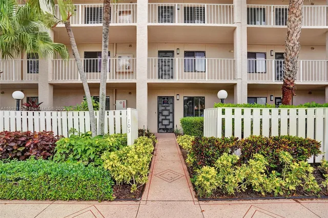 $286,000 | 6241 Pointe Regal Circle, Unit 103, Delray Beach, FL 33484