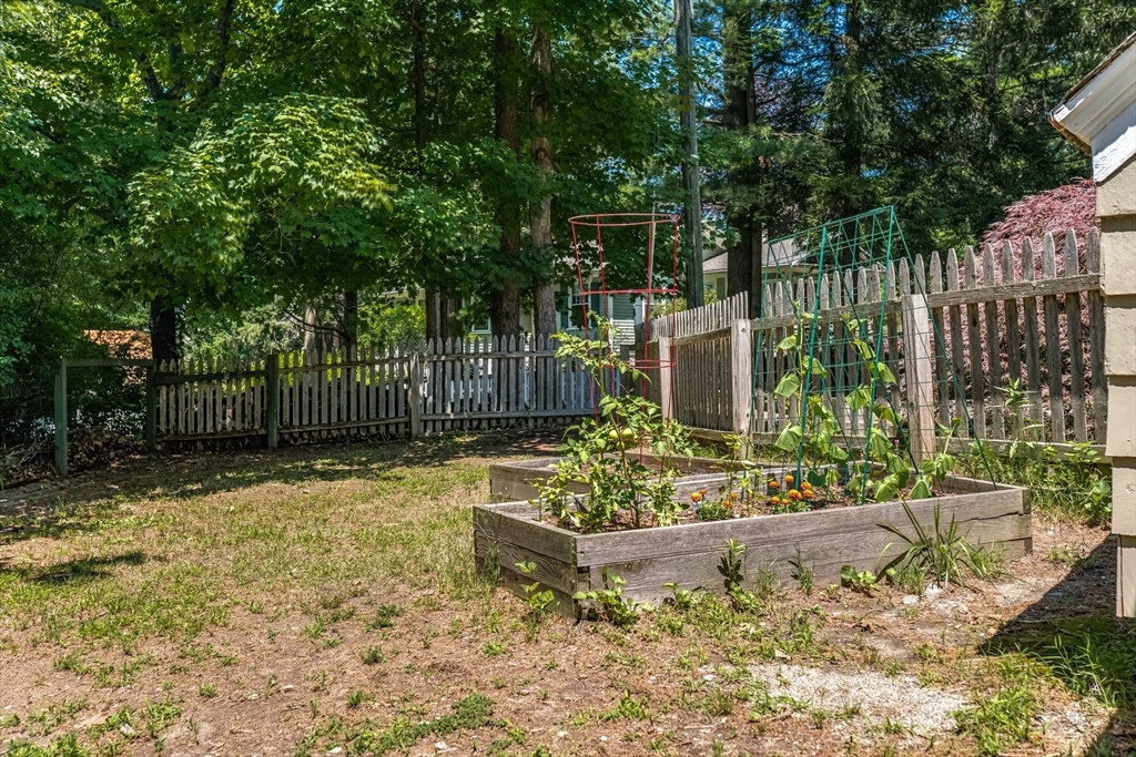 18 Plum Tree Road Amherst, MA 01002 - Photo 29 of 38
