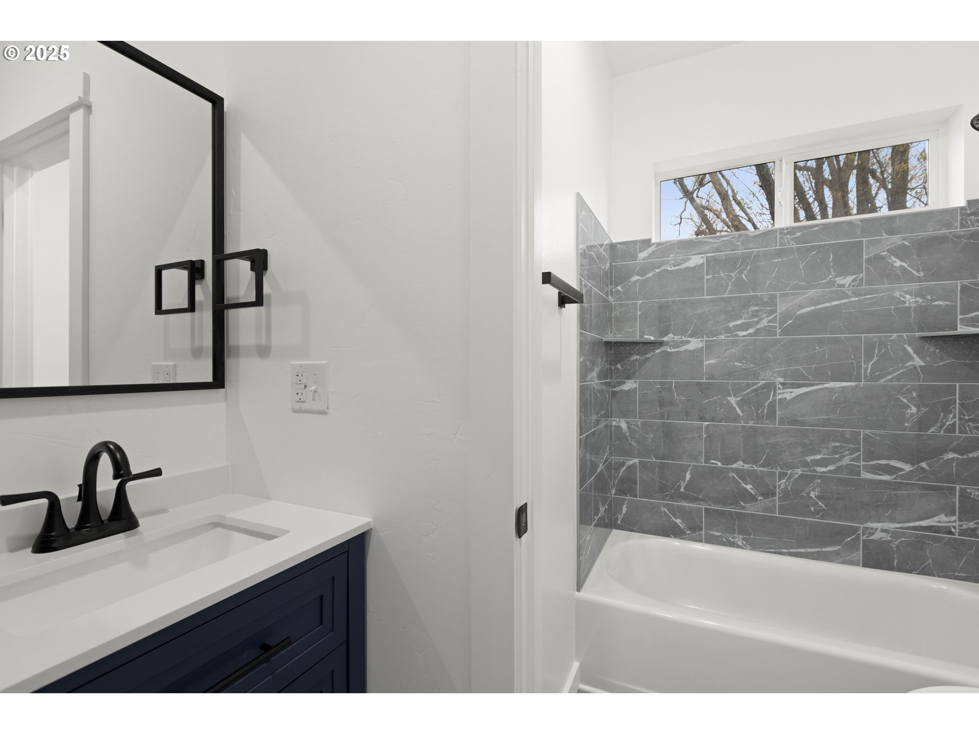240 Heritage Lane Union, OR 97883 - Photo 23 of 36 a bathroom with a sink and a bathtub