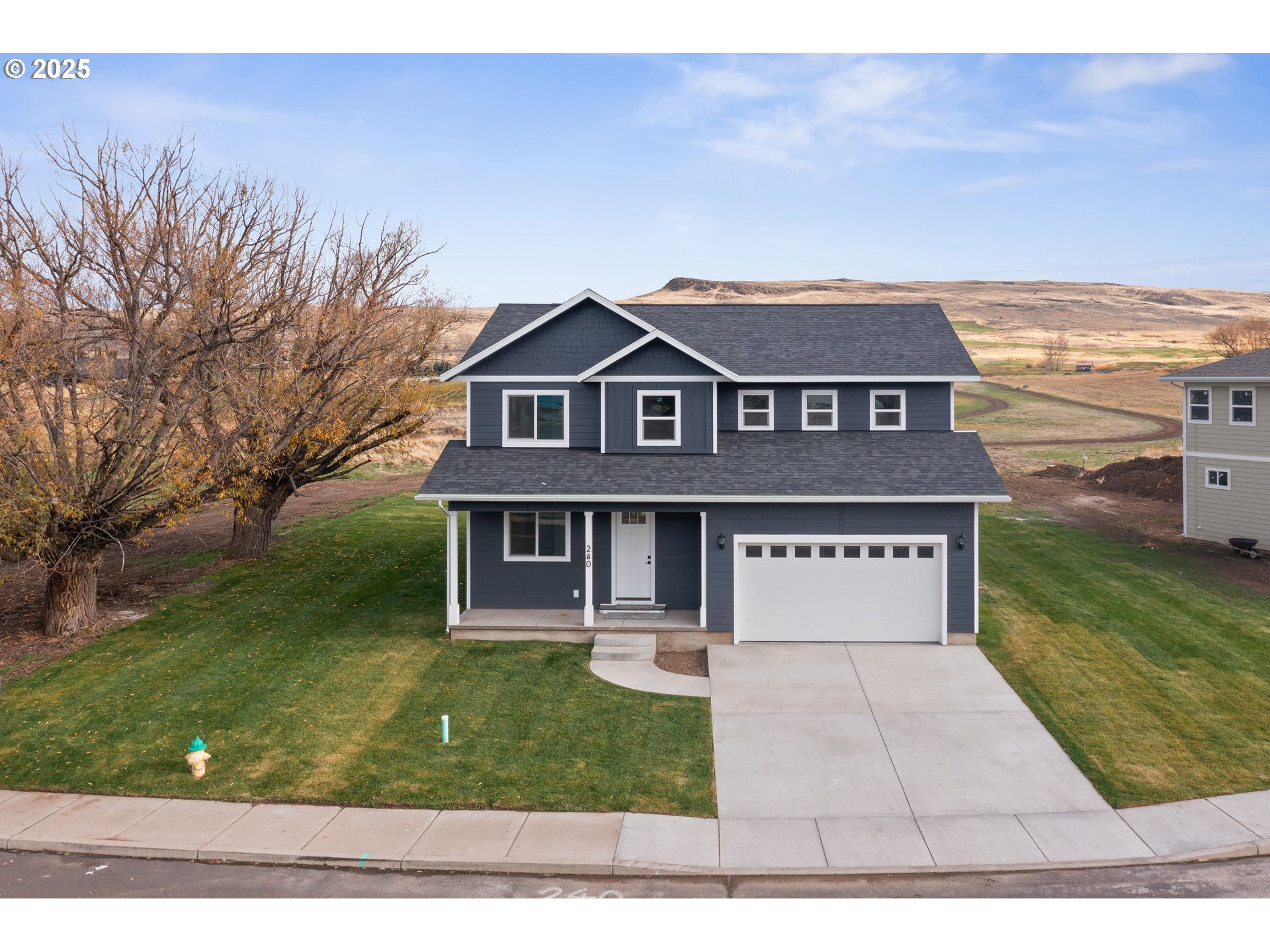 240 Heritage Lane Union, OR 97883 - Photo 3 of 36 a front view of a house with garden