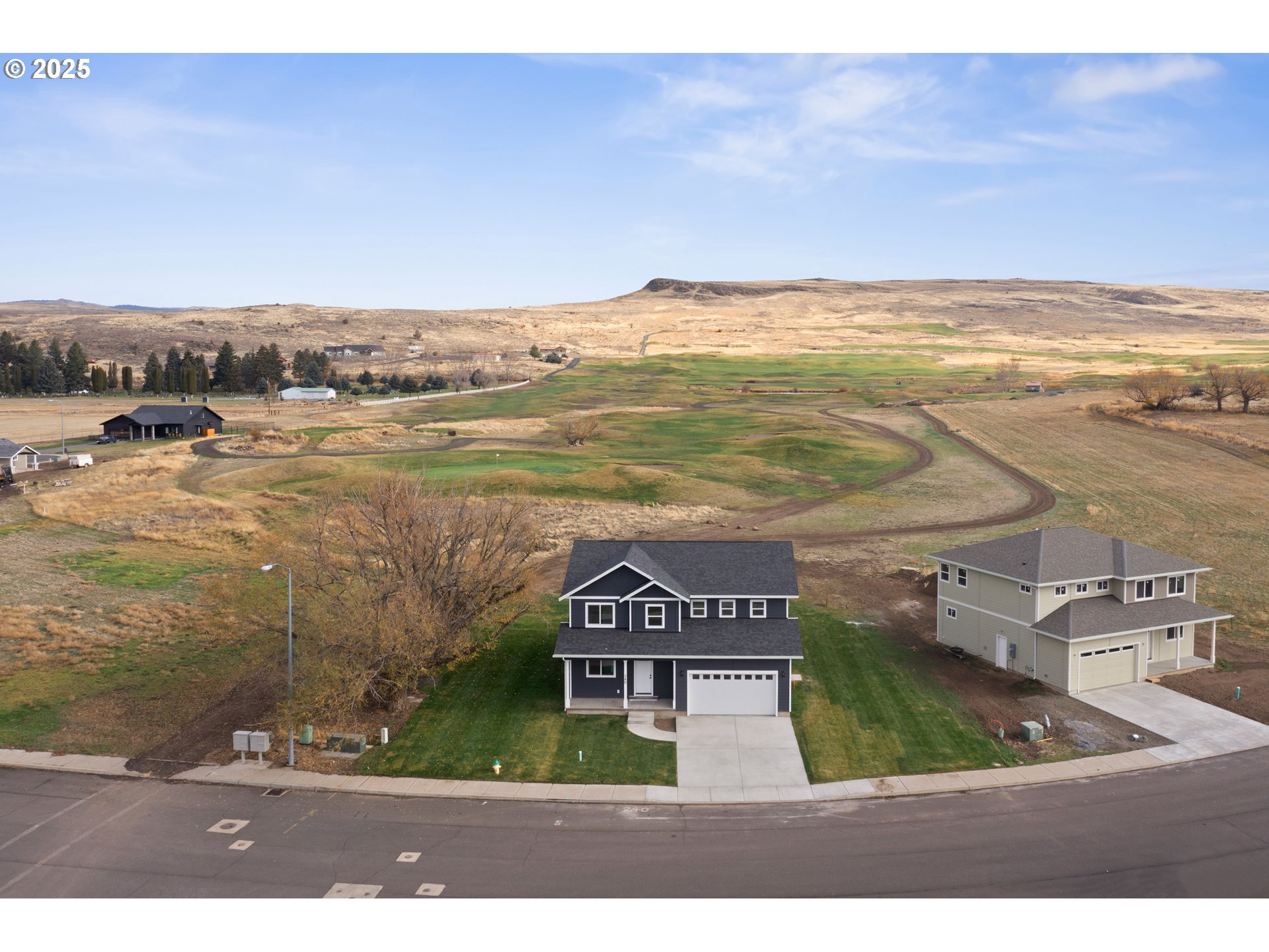 240 Heritage Lane Union, OR 97883 - Photo 4 of 36 a view of a ocean with a mountain