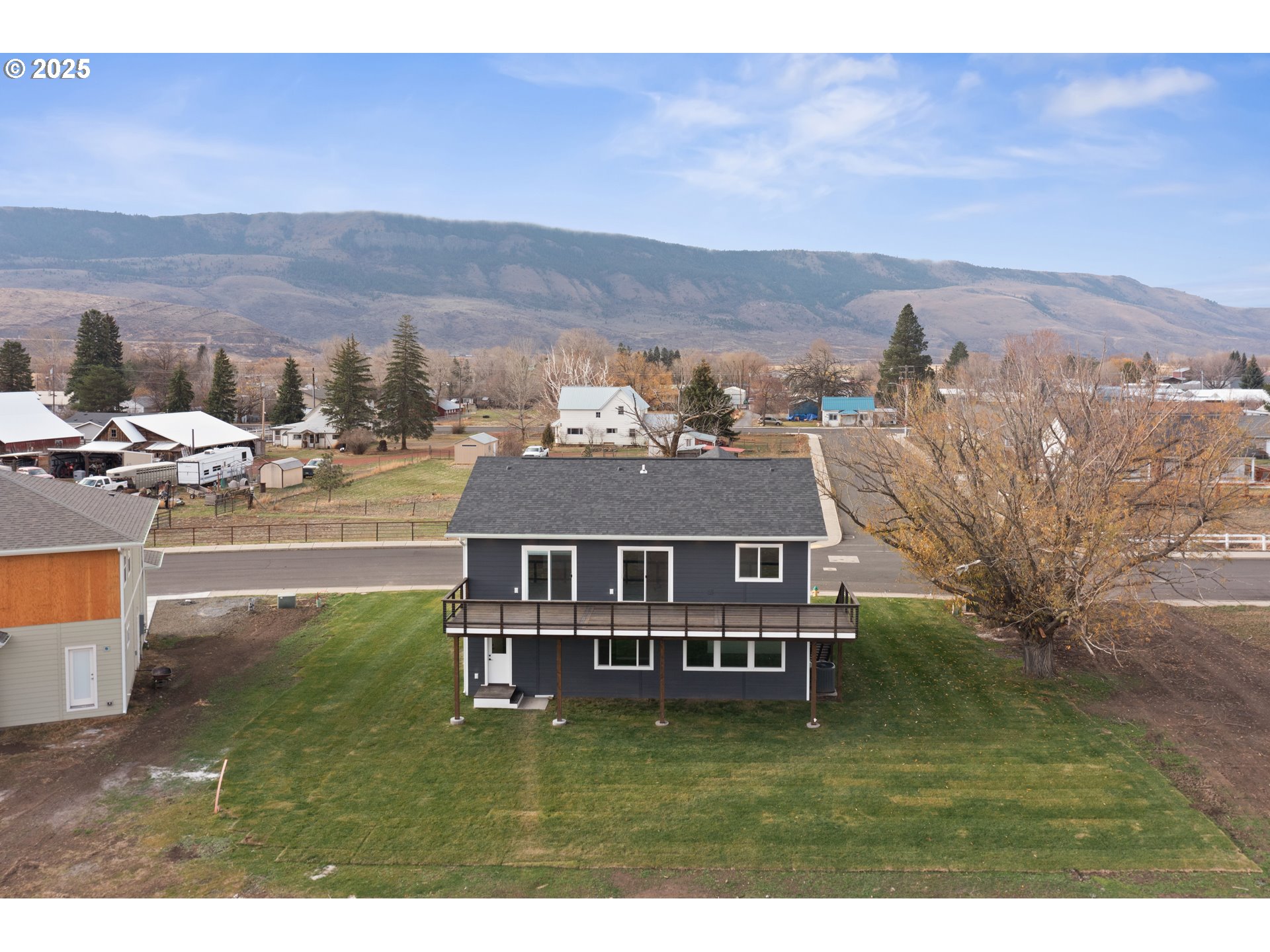 240 Heritage Lane Union, OR 97883 - Photo 6 of 36 a view of a house with a ocean view