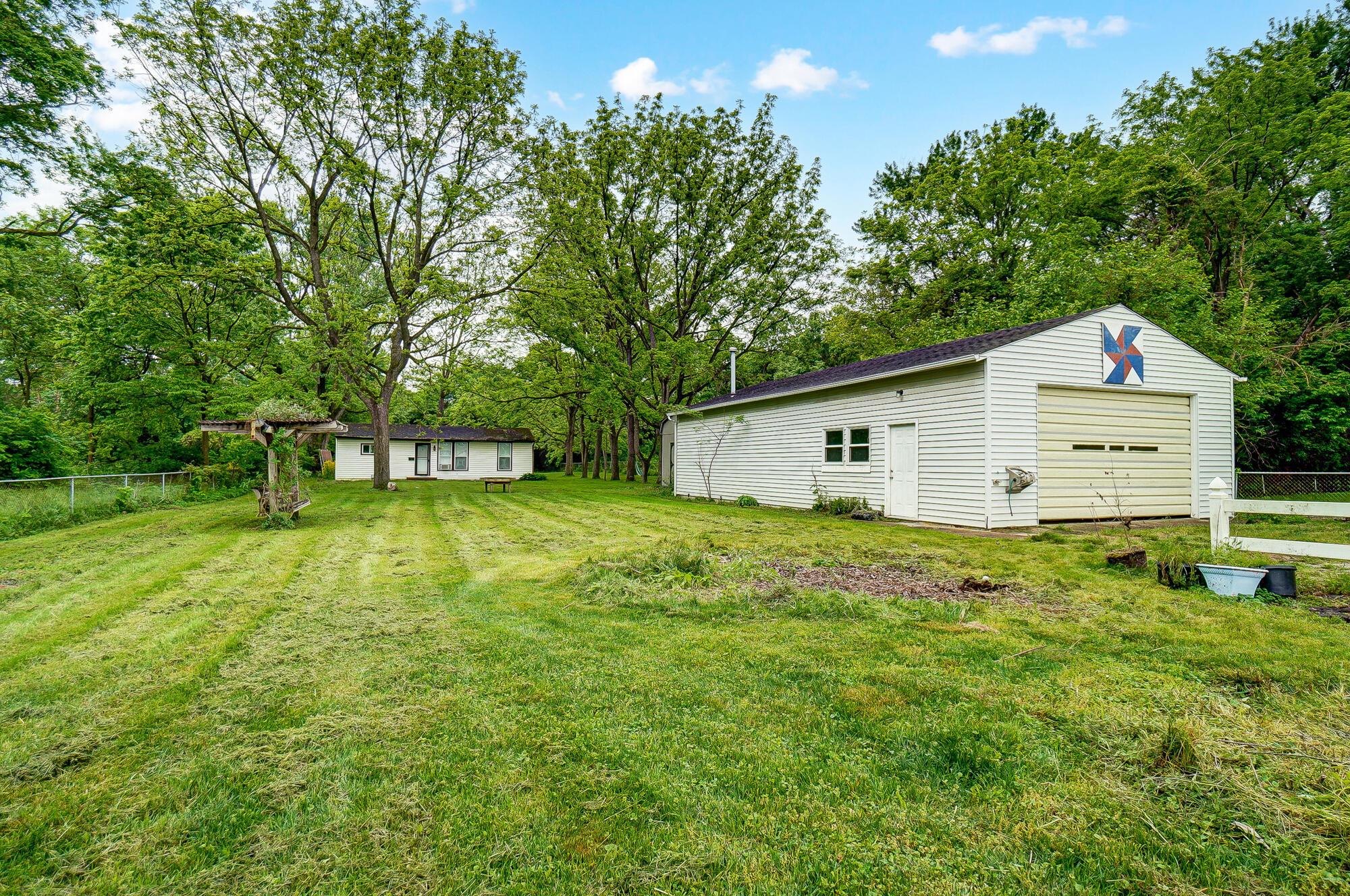 999 Hart Road Columbus, OH 43223 - Photo 49 of 69 Backyard