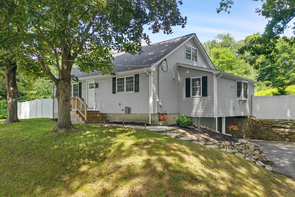 11 Mendon Road Northbridge, MA 01534 - Photo 1 of 42