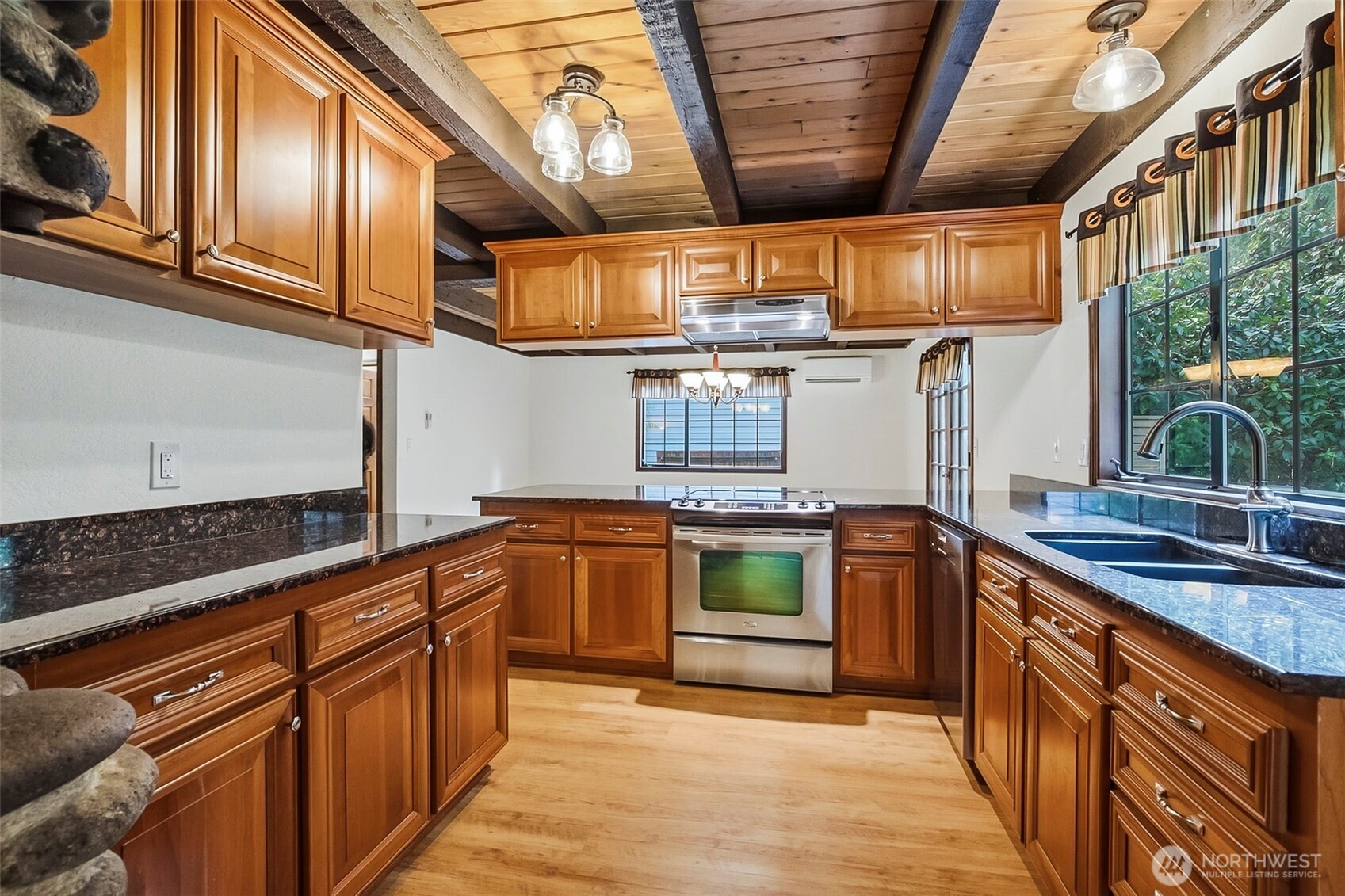 16719 1st Avenue Southeast Bothell, WA 98012 - Photo 7 of 33