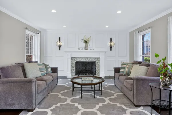 $1,850,000 | 815 Merrill Woods Road, Hinsdale, IL 60521