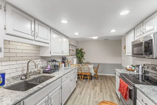 $224,900 | 7650 Castleton Farms W Drive, Indianapolis, IN 46256