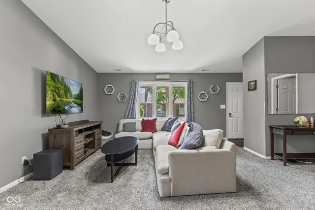 $224,900 | 7650 Castleton Farms W Drive, Indianapolis, IN 46256