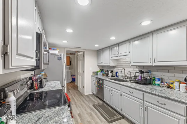 $224,900 | 7650 Castleton Farms W Drive, Indianapolis, IN 46256