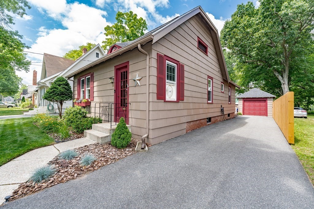 68 California Avenue Springfield, MA 01118 - Photo 2 of 37