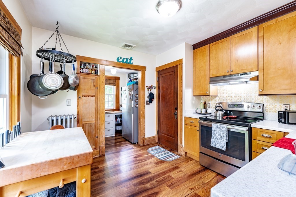 68 California Avenue Springfield, MA 01118 - Photo 23 of 37