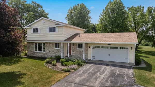 $389,000 | W2035 County Road Y, Charlestown, WI 53014