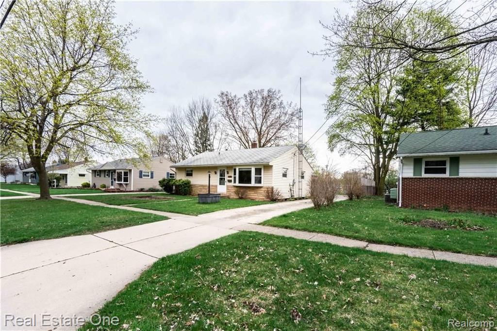 515 Byron Road Howell, MI 48843 - Photo 2 of 24 Gallery Image 2