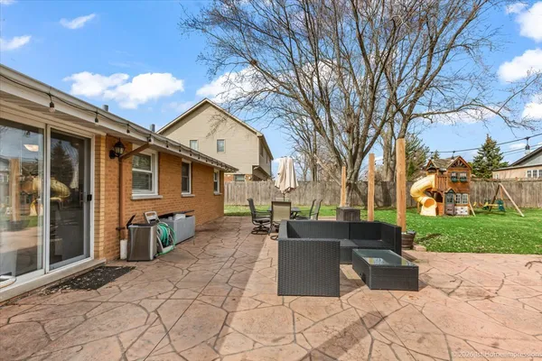 $349,900 | 8836 West 93rd Place, Hickory Hills, IL 60457