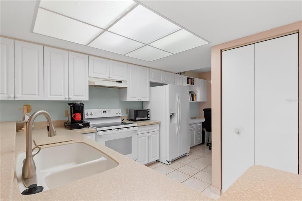 6800 Placida Road, Unit 1014 Englewood, FL 34224 - Photo 6 of 48 Gallery Image 6