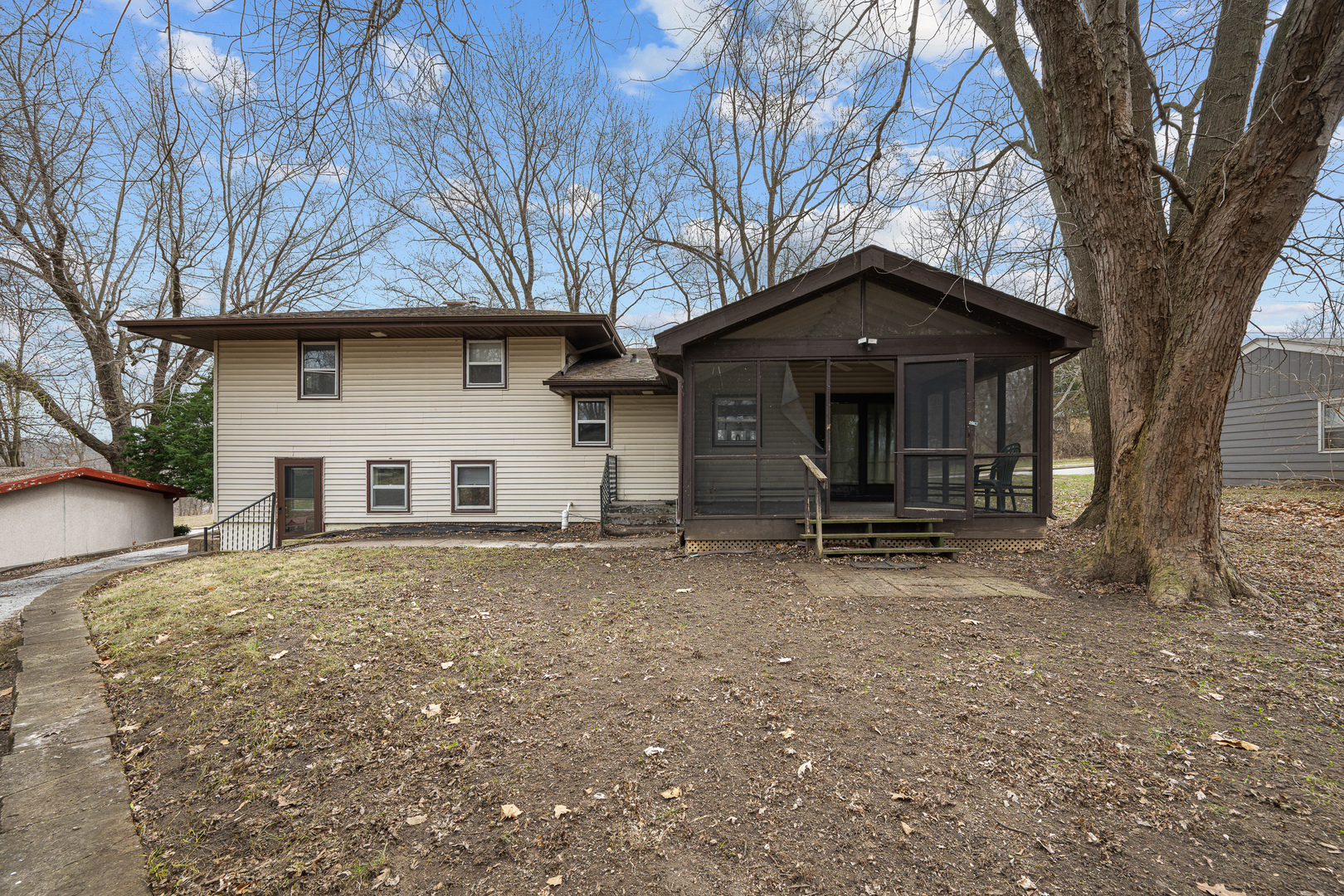 2412 West 3rd Street Coal Valley, IL 61240 - Photo 3 of 34