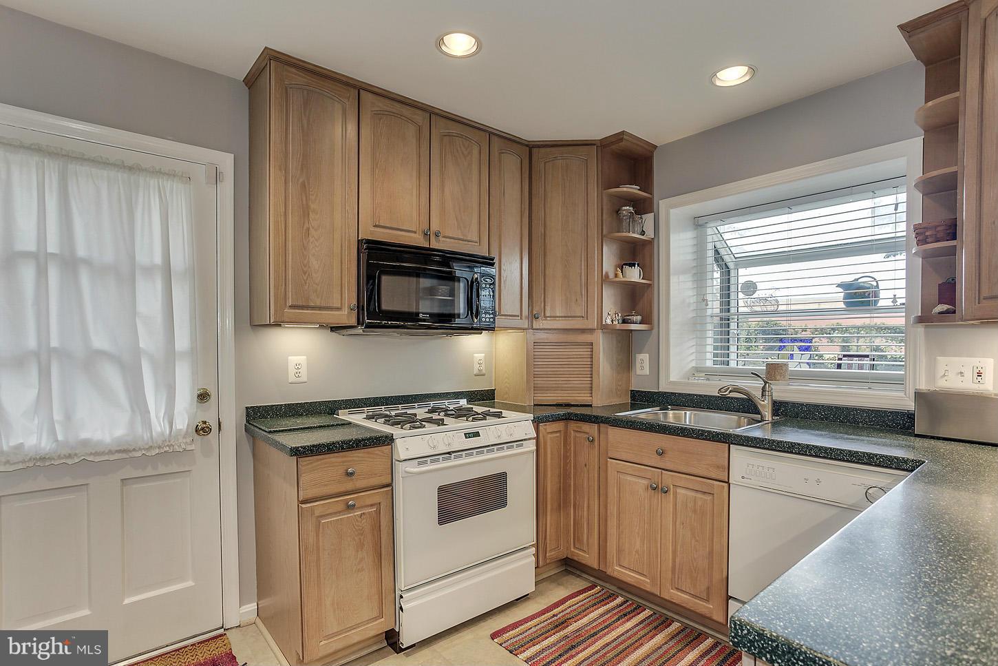 1804 Old Stage Road Alexandria, VA 22308 - Photo 12 of 30 Kitchen