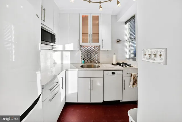 $345,000 | 1 Scott Circle Northwest, Unit 708, Washington, DC 20036