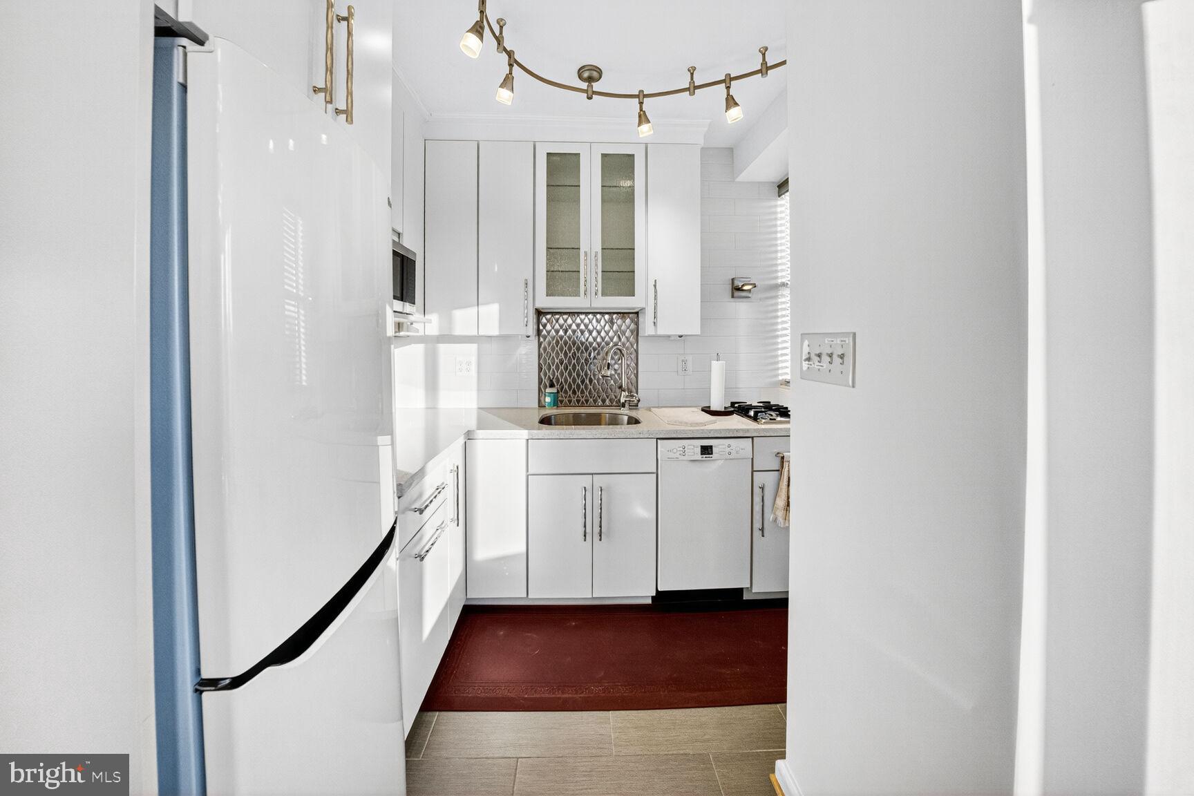 1 Scott Circle Northwest, Unit 708 Washington, DC 20036 - Photo 3 of 55