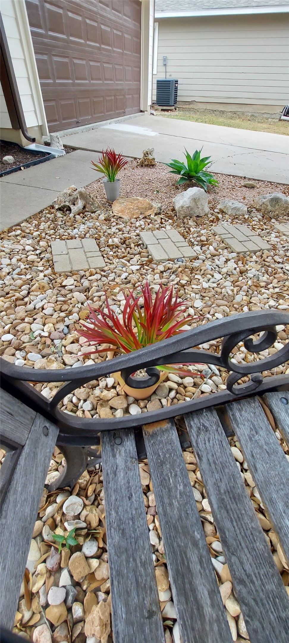 17609 Soapberry Cove Elgin, TX 78621 - Photo 4 of 38