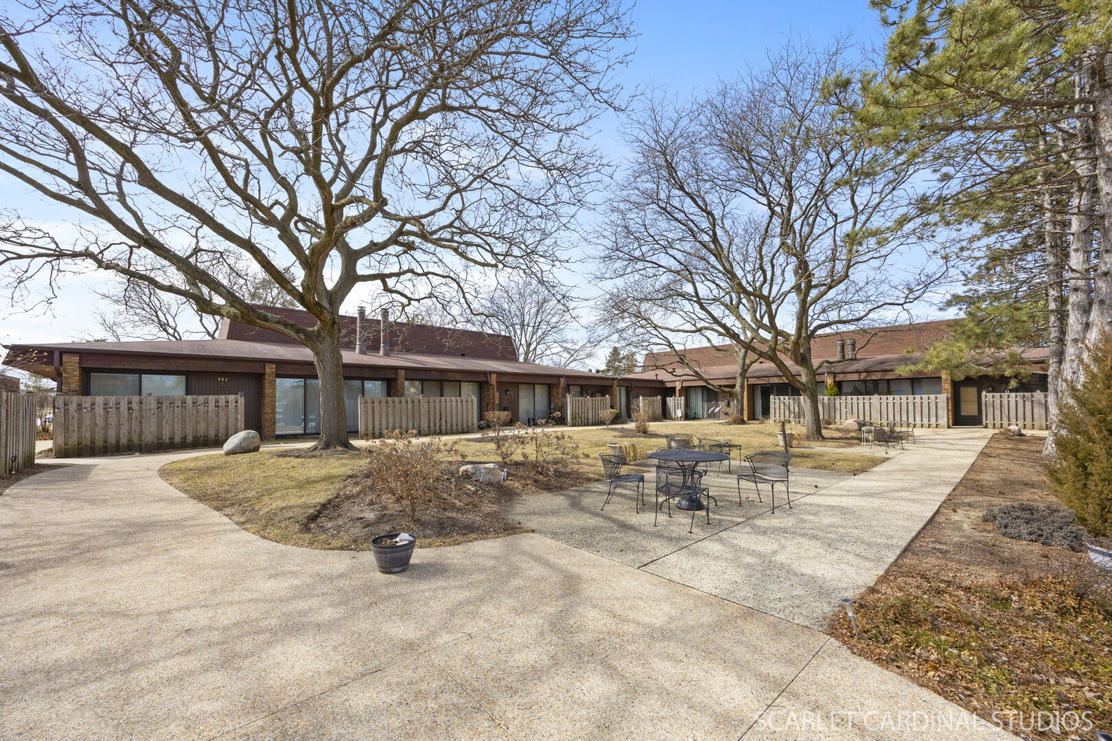 481 Raintree Court, Unit C Glen Ellyn, IL 60137 - Photo 1 of 4 Gallery Image 1