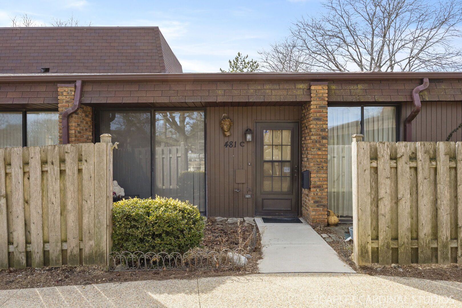 481 Raintree Court, Unit C Glen Ellyn, IL 60137 - Photo 2 of 4 Gallery Image 2
