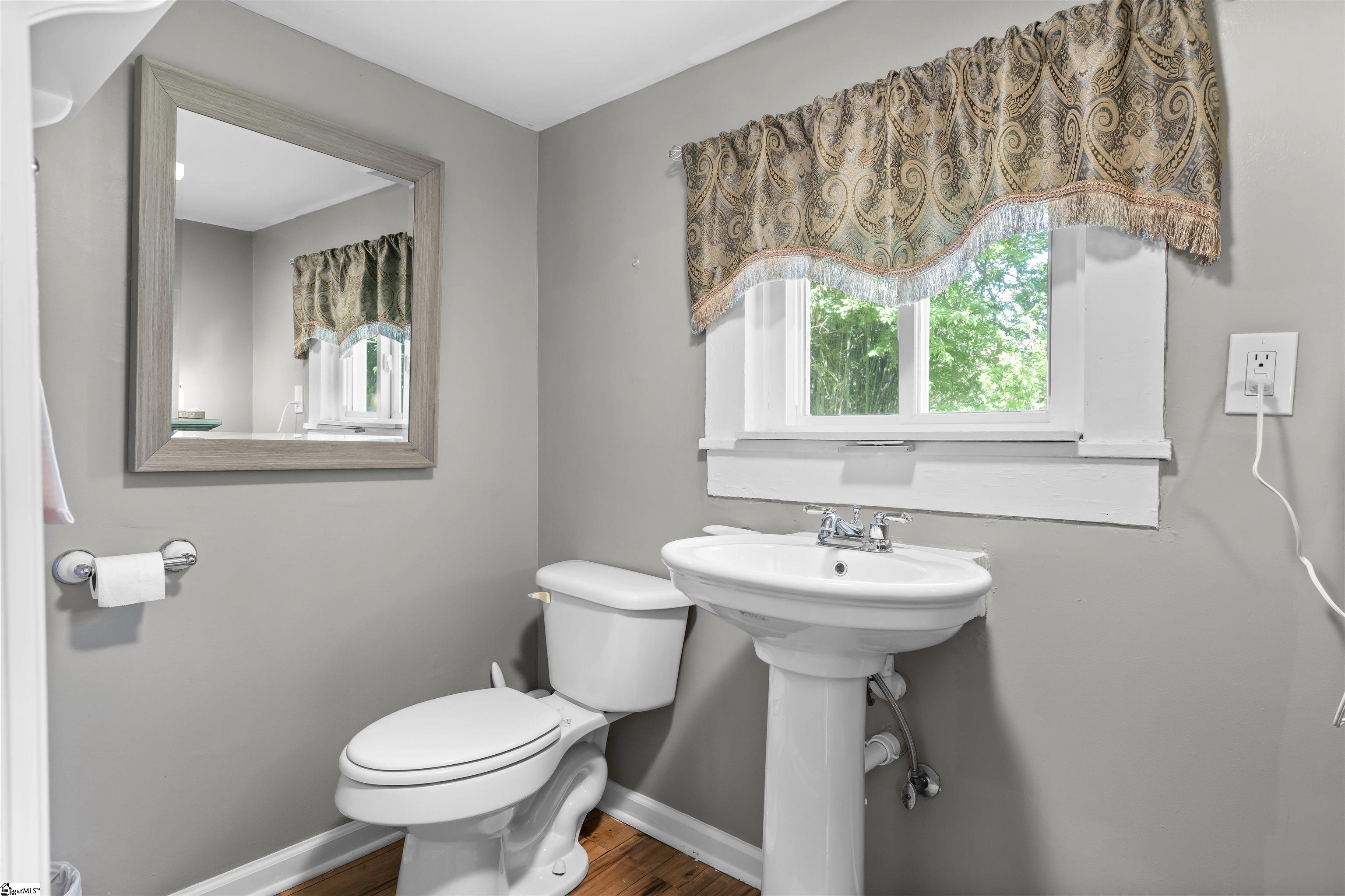 108 Garrison Street Easley, SC 29640 - Photo 10 of 28 Gallery Image 10