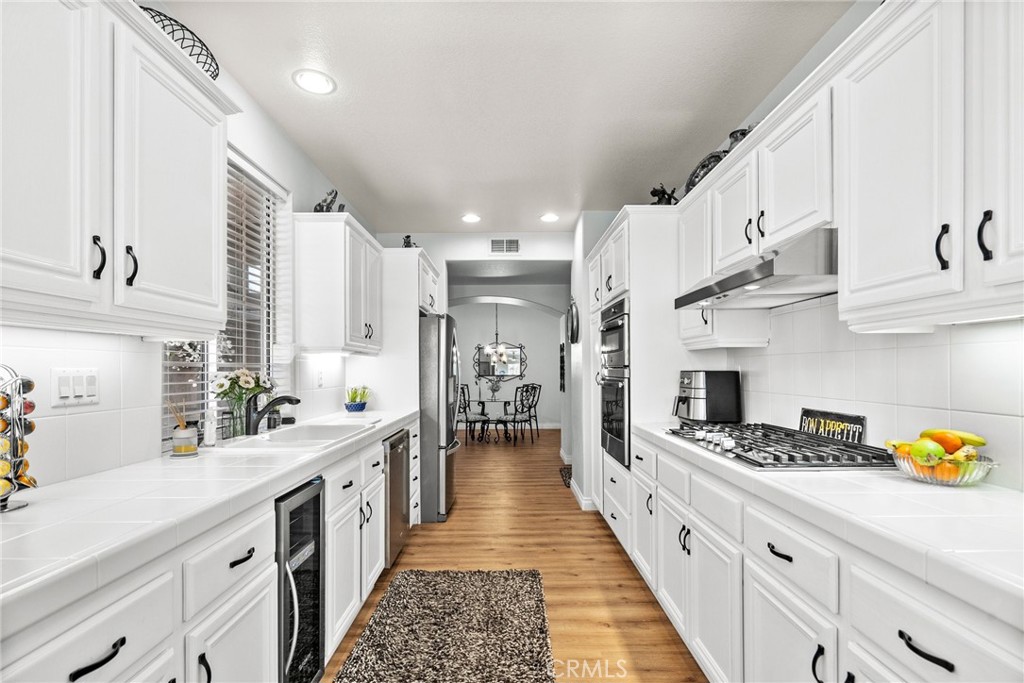 24702 Avignon Drive Valencia, CA 91355 - Photo 13 of 53