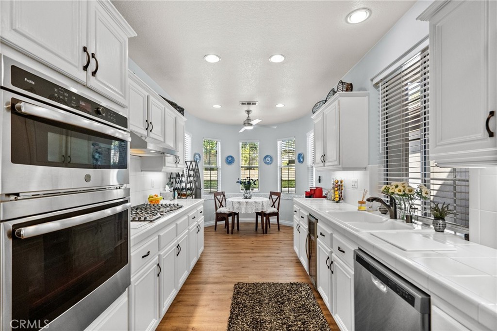 24702 Avignon Drive Valencia, CA 91355 - Photo 9 of 53