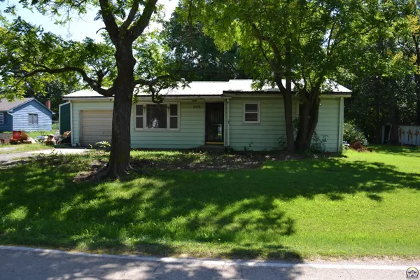 $106,000 | 734 South 9th Street, Osage City, KS 66523