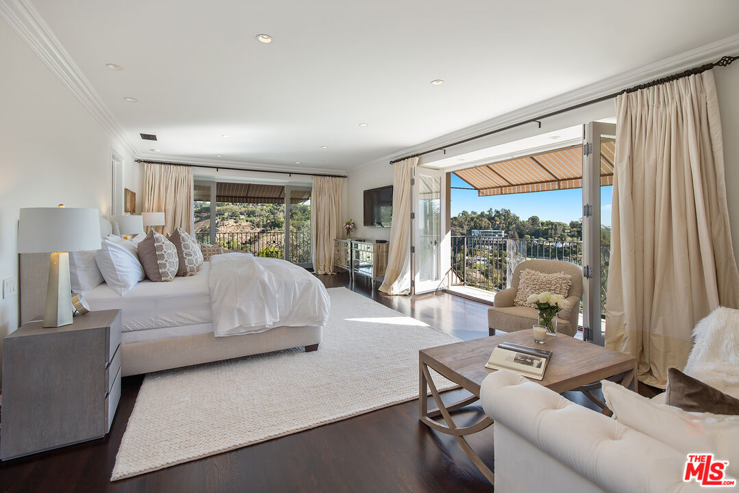 980 Stradella Road Los Angeles, CA 90077 - Photo 10 of 40