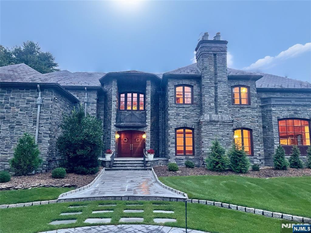 64 Stoney Ridge Road Saddle River, NJ 07458 - Photo 2 of 33