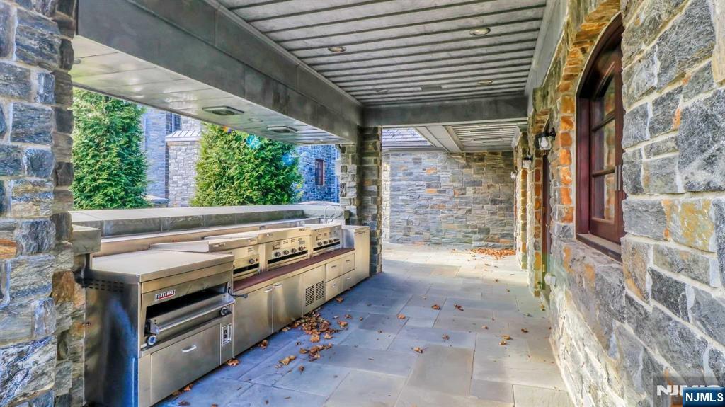 64 Stoney Ridge Road Saddle River, NJ 07458 - Photo 23 of 33