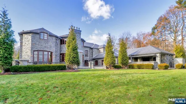 $4,295,000 | 64 Stoney Ridge Road, Saddle River, NJ 07458