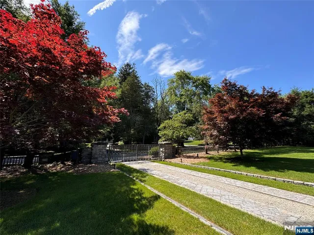 $4,295,000 | 64 Stoney Ridge Road, Saddle River, NJ 07458