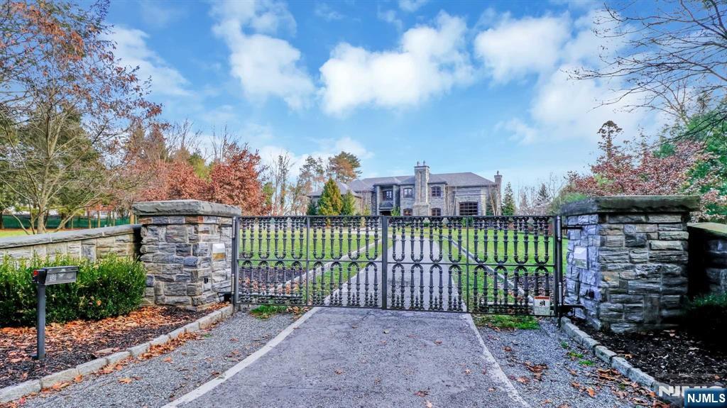 64 Stoney Ridge Road Saddle River, NJ 07458 - Photo 8 of 33