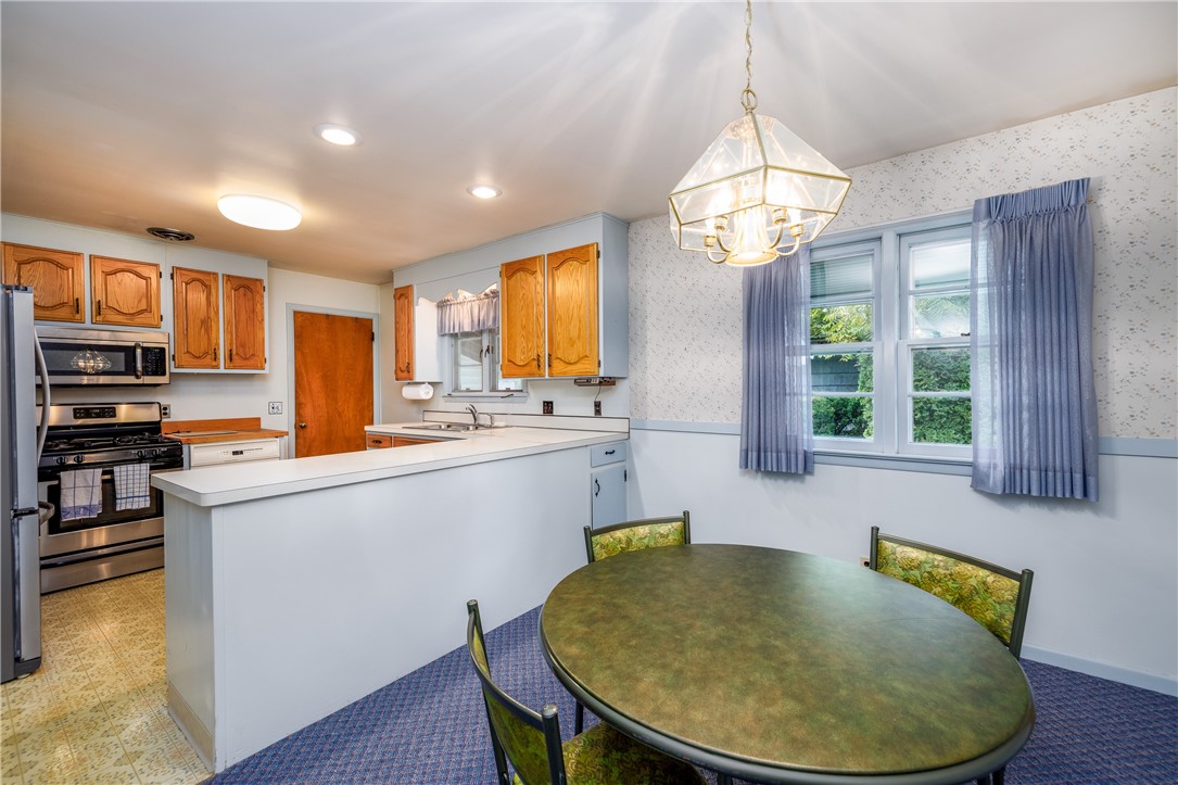 294 Ridgeview Drive Perinton, NY 14445 - Photo 14 of 36