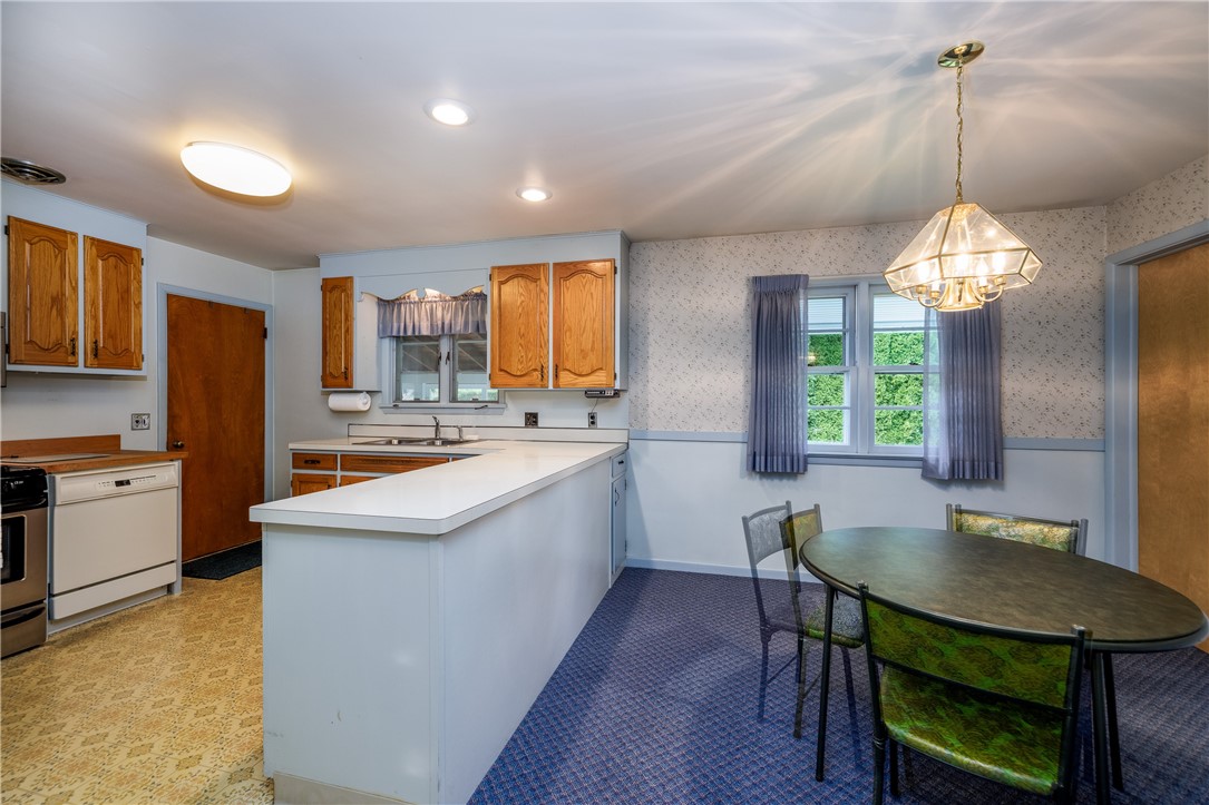 294 Ridgeview Drive Perinton, NY 14445 - Photo 15 of 36