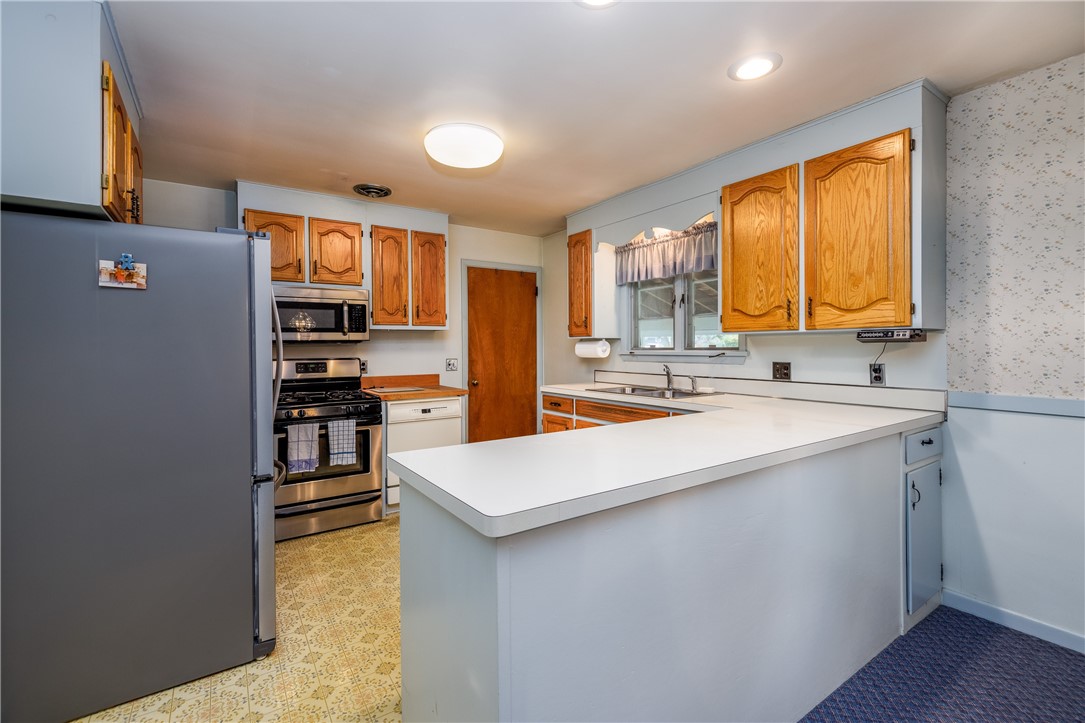 294 Ridgeview Drive Perinton, NY 14445 - Photo 16 of 36