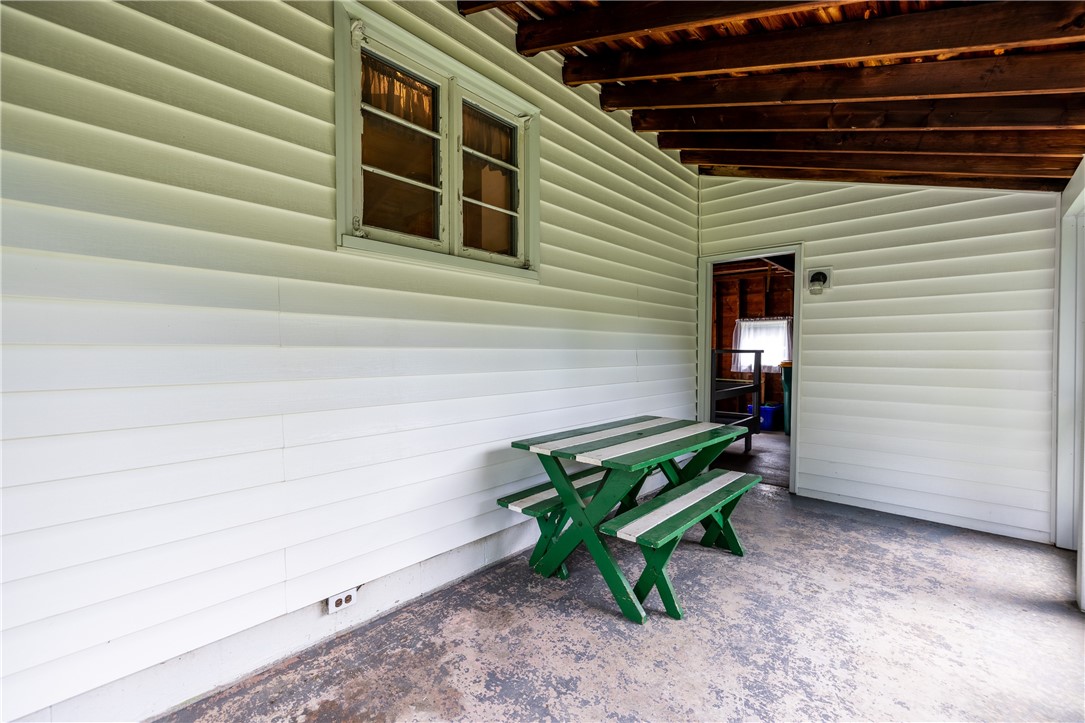 294 Ridgeview Drive Perinton, NY 14445 - Photo 35 of 36 Enclosed rear porch