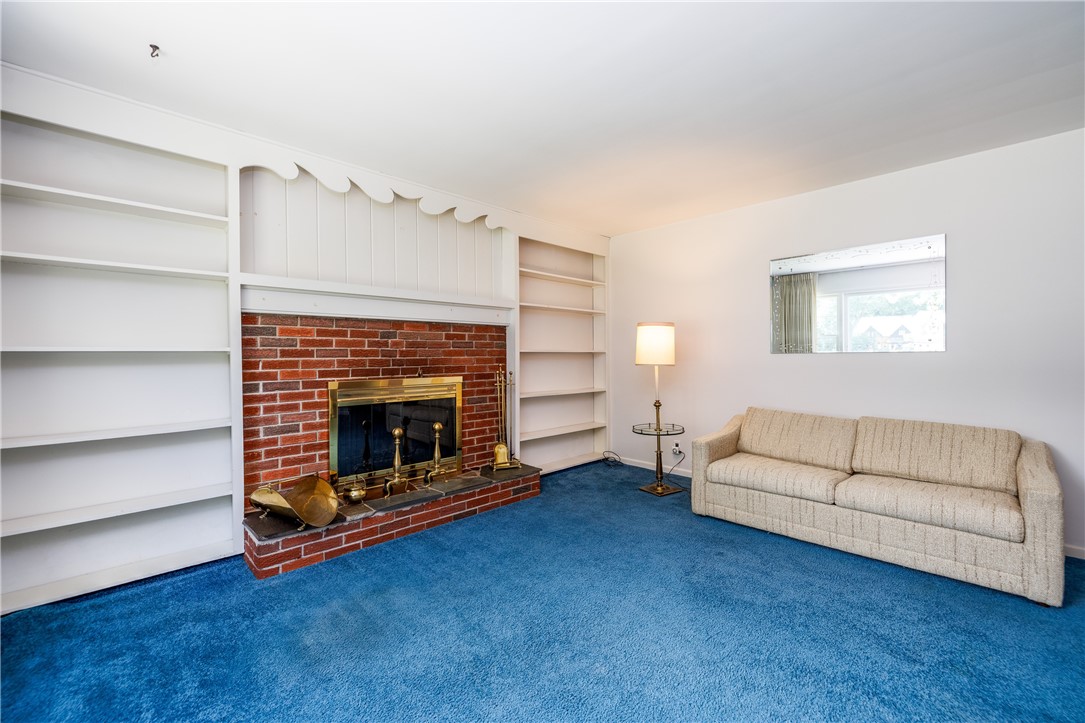294 Ridgeview Drive Perinton, NY 14445 - Photo 10 of 36 Built-in shelving &bookcases