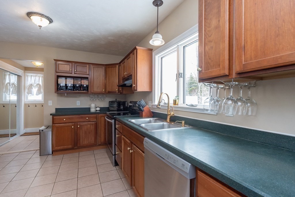 22 Glenwood Road Rutland, MA 01543 - Photo 11 of 41