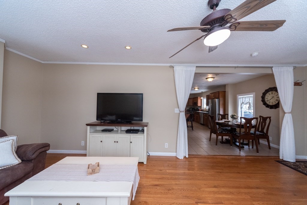 22 Glenwood Road Rutland, MA 01543 - Photo 8 of 41