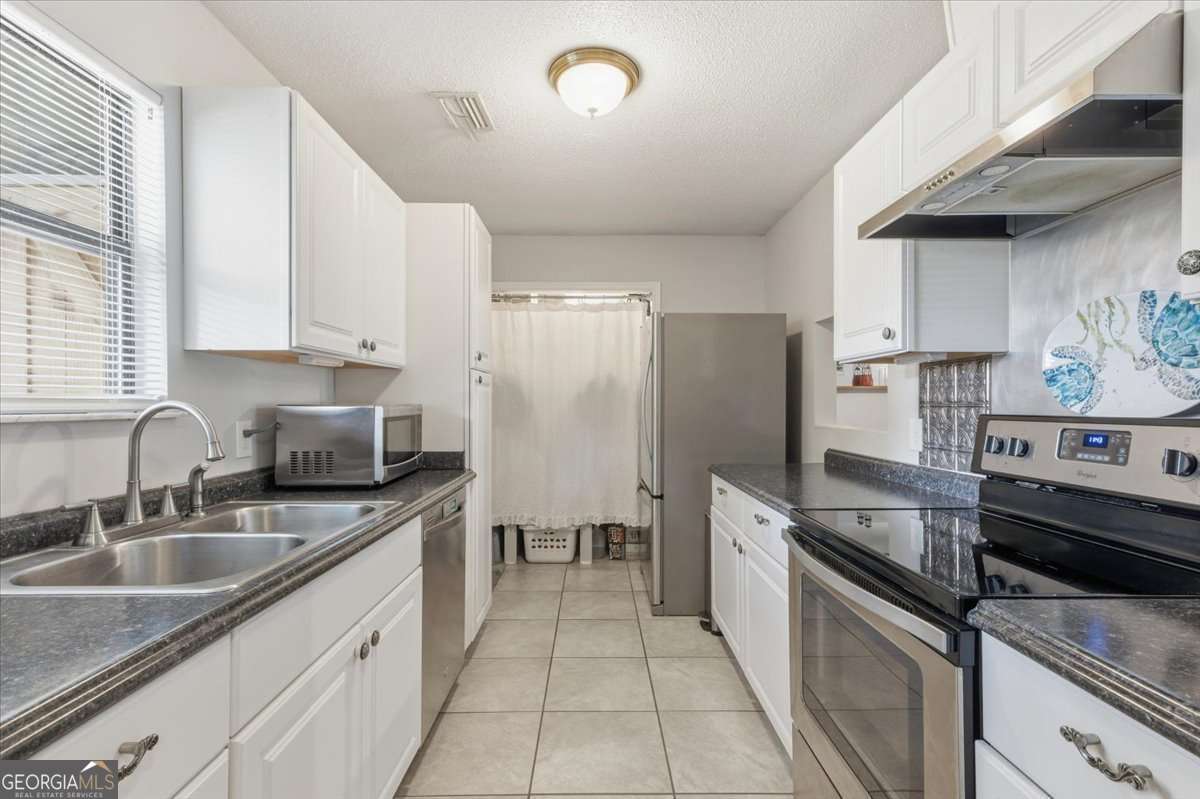 1000 Sea Island Road, Unit 68 St. Simons, GA 31522 - Photo 7 of 19 Galley Kitchen