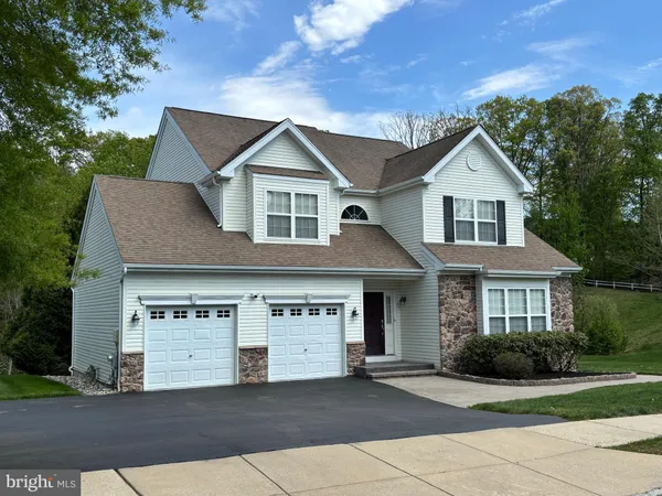 $725,000 | 33 Venuti Drive, Aston, PA 19014