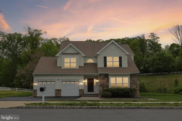 $725,000 | 33 Venuti Drive, Aston, PA 19014